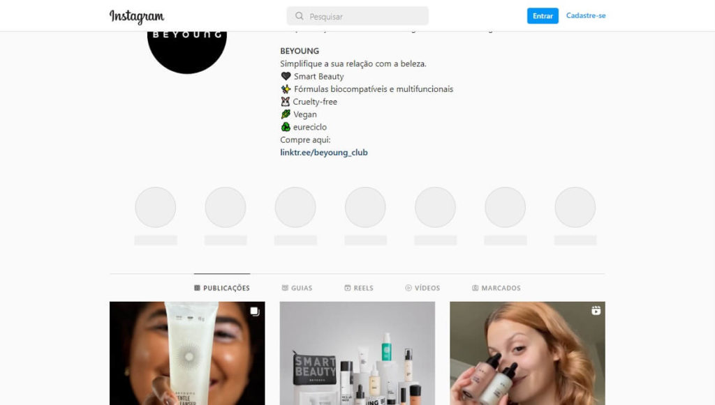 Print da página do Instagram da Beyoung com produtos e modelos de rosto