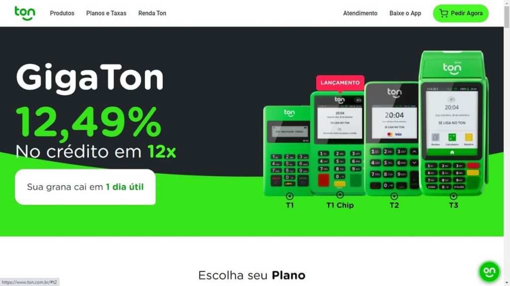 Print da página inicial do site da Ton com um fundo preto e verde com quatro modelos de maquininhas verdes