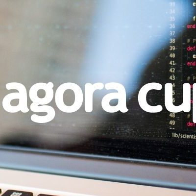Linha de código com a logo do Agora Cupom
