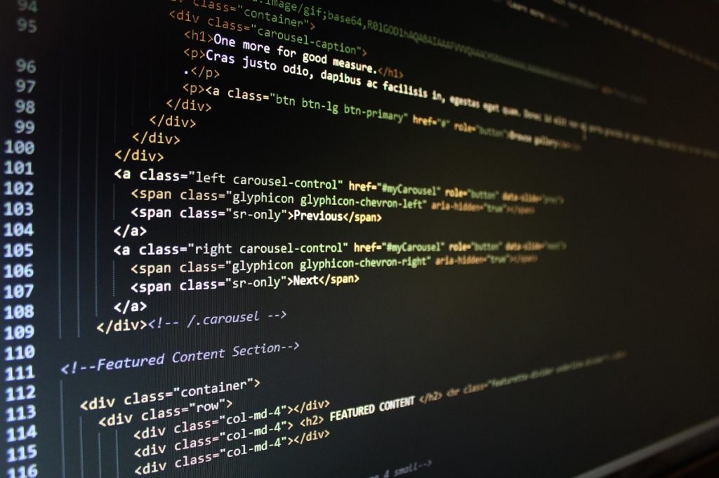 Software de programação exibindo um código